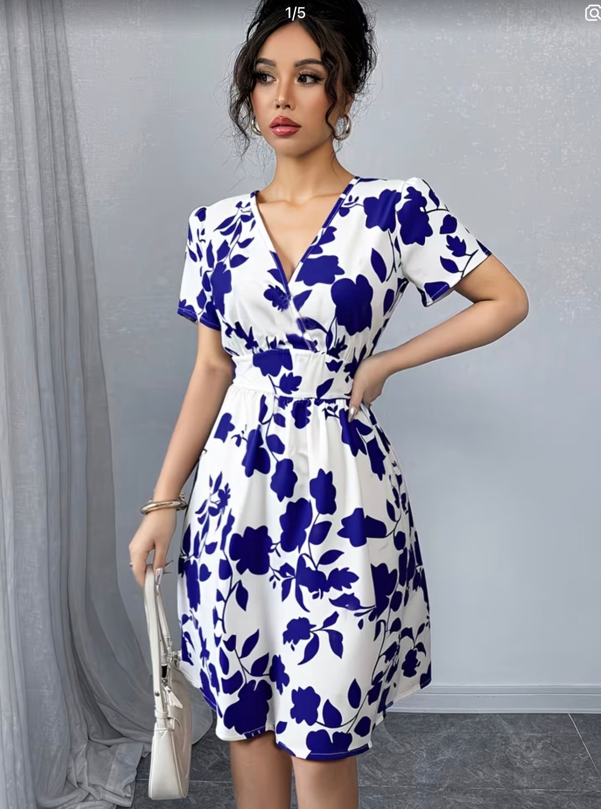 Vestido elegante blanco con azul 