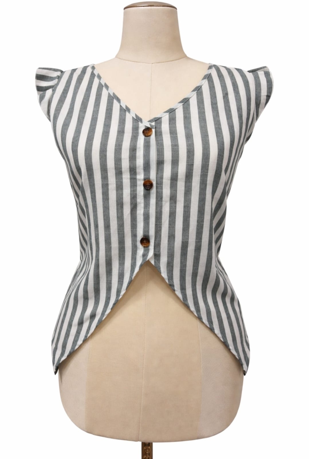 Blusa de rallas de cuello v