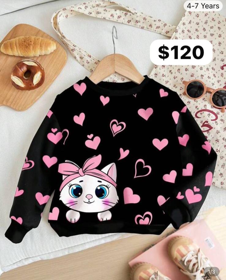 Suéter negro con corazones 