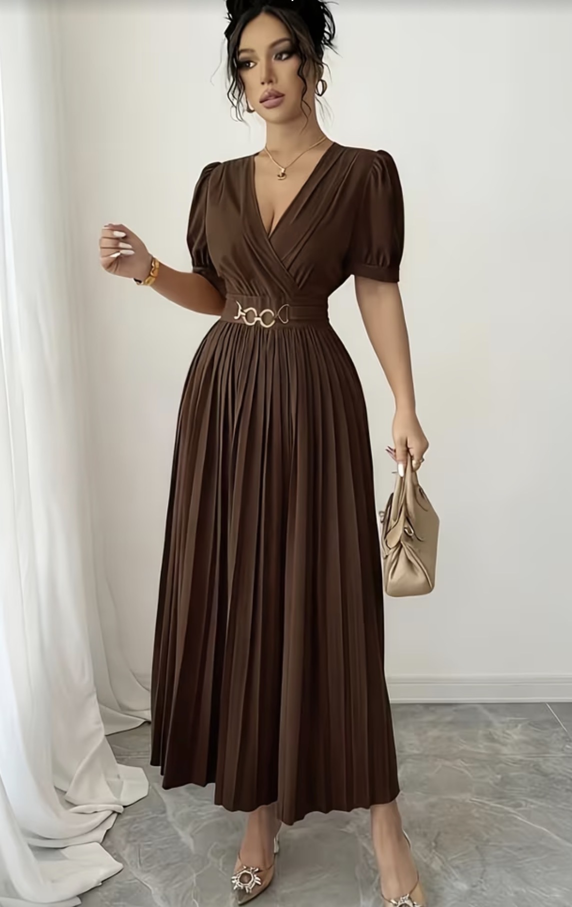 Vestido café con cinto