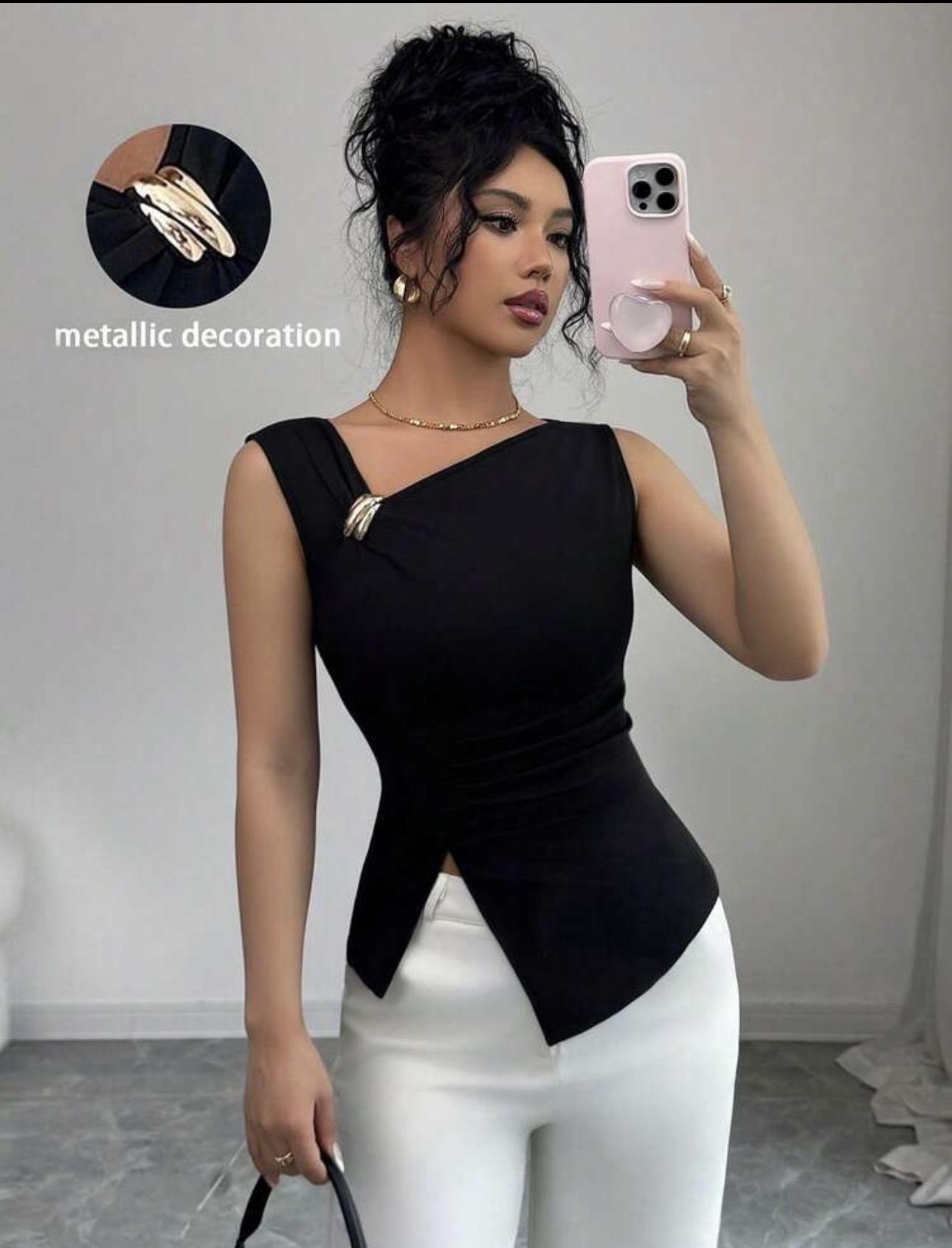Blusa elegante negra con anillo